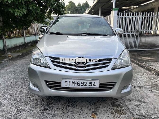Toyota Innova 2010 Số tự động Bạc