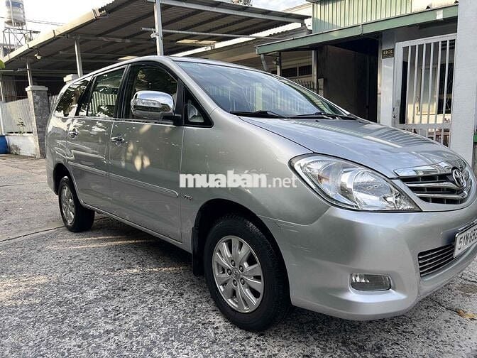 Toyota Innova 2010 Số tự động Bạc