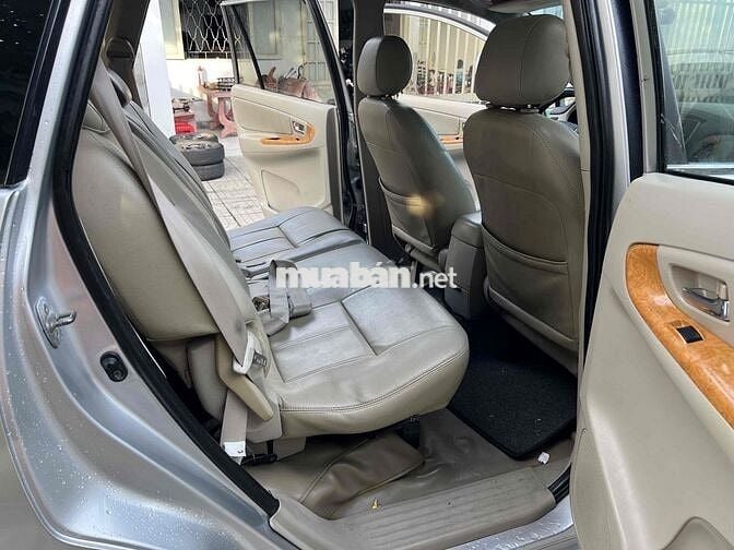 Toyota Innova 2010 Số tự động Bạc