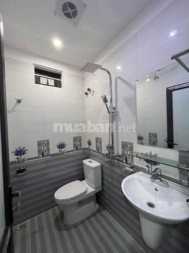 Cho thuê Nhà riêng 5 tầng giá 11 triệu tại Phú Diễn, Bắc Từ Liêm, HN