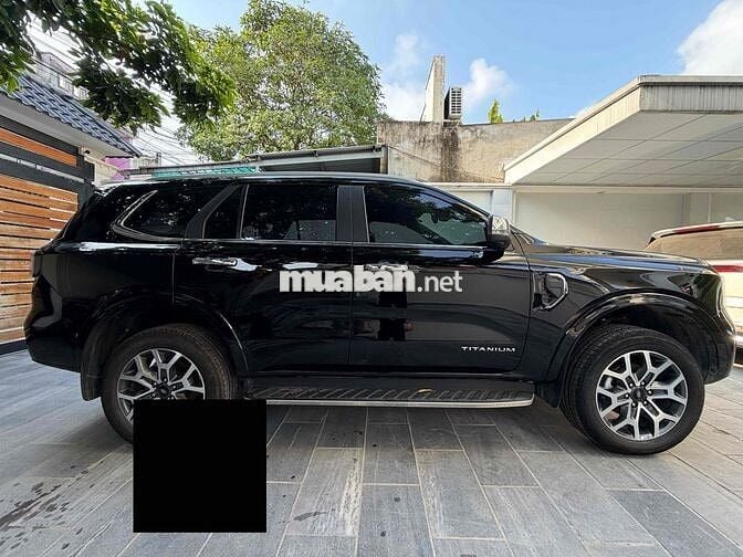 Ford Everest 2025 Titanium Plus 2.0L 4x4 AT