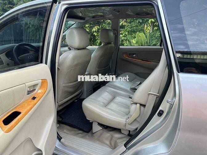 Toyota Innova 2010 Số tự động Bạc