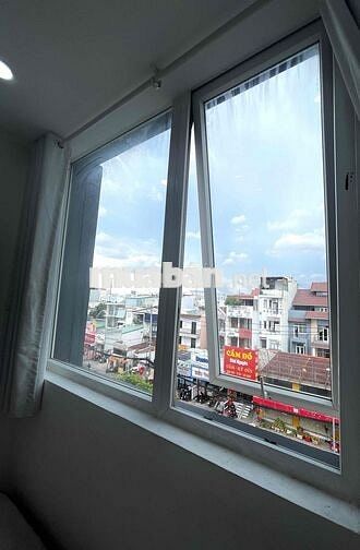 cho thuê phòng cửa sổ lớn view nguyễn thị thập