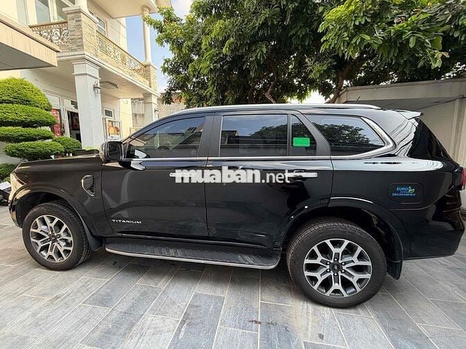 Ford Everest 2025 Titanium Plus 2.0L 4x4 AT