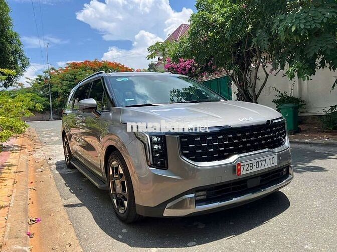 Kia Carnival Signature 2025 dầu cao cấp, 4300km