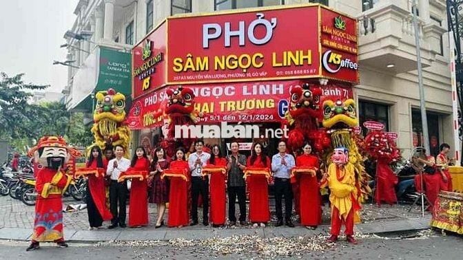 CẦN GẤP ĐẦU BẾP BÁN PHỞ