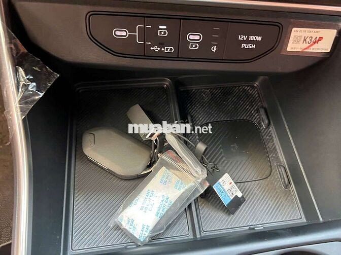 Kia Carnival Signature 2025 dầu cao cấp, 4300km