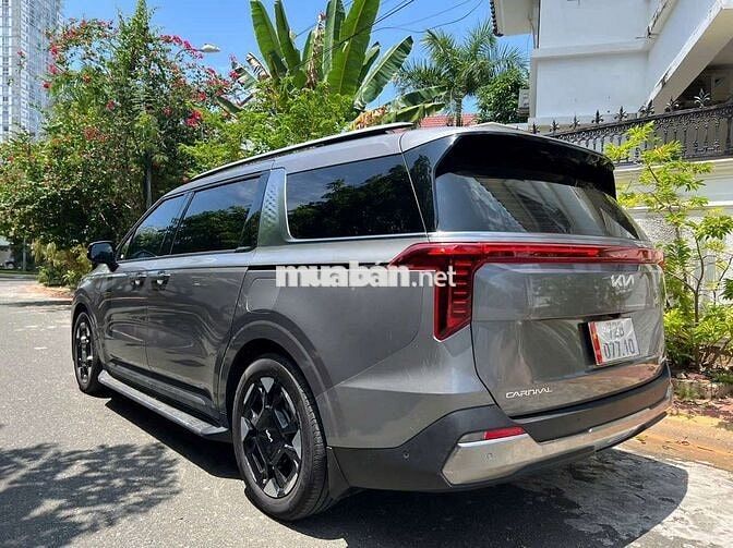 Kia Carnival Signature 2025 dầu cao cấp, 4300km