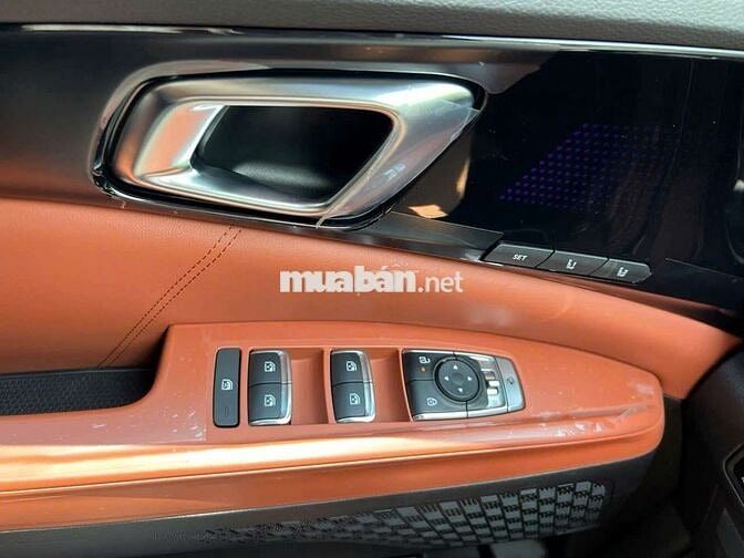 Kia Carnival Signature 2025 dầu cao cấp, 4300km