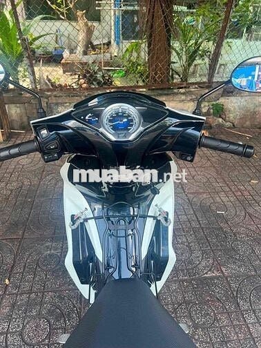 Honda Future fi 2025 Trắng đen 2100km