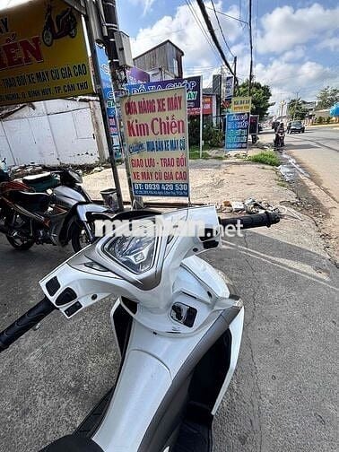 Honda Air Blade Trắng