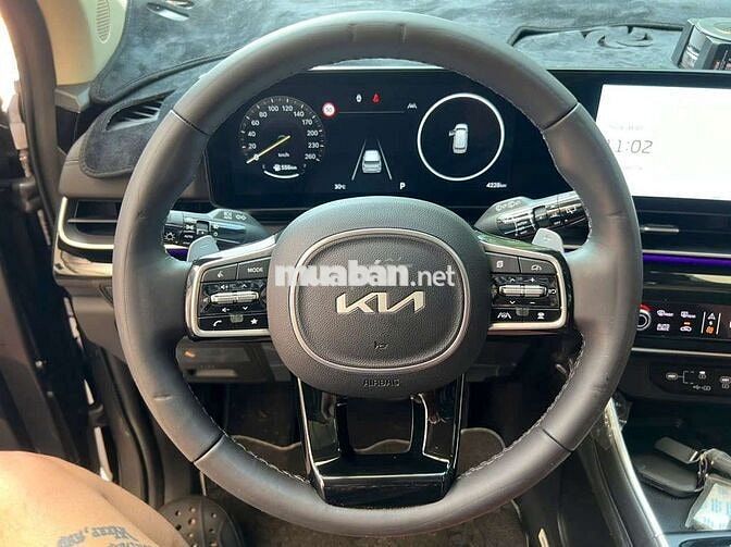 Kia Carnival Signature 2025 dầu cao cấp, 4300km