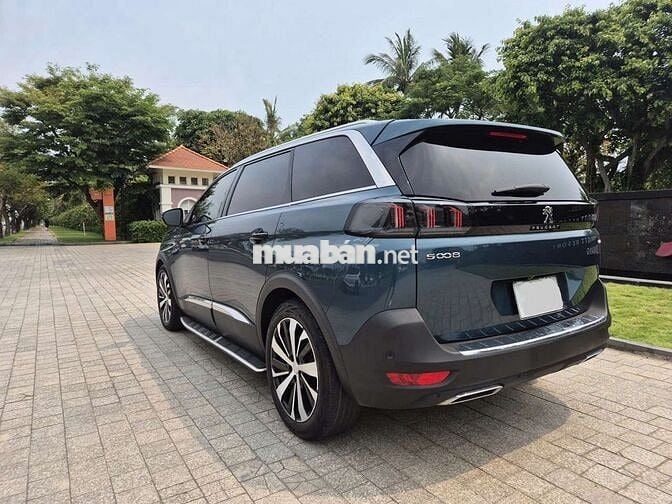 Peugeot 5008 bản GT 2022  Xanh Ngọc Lục Bảo