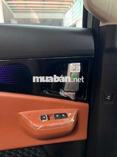 Kia Carnival Signature 2025 dầu cao cấp, 4300km