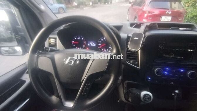 Hyundai Solati 16 chỗ Bạc 218.648 km