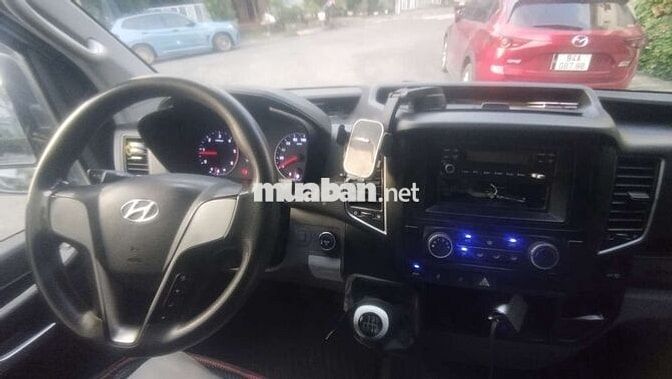 Hyundai Solati 16 chỗ Bạc 218.648 km