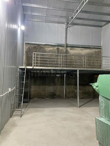 Cho thuê kho Hạ Yên Quyết, 135m² + 30m² gác sép = DTSD 165m², giá 15tr