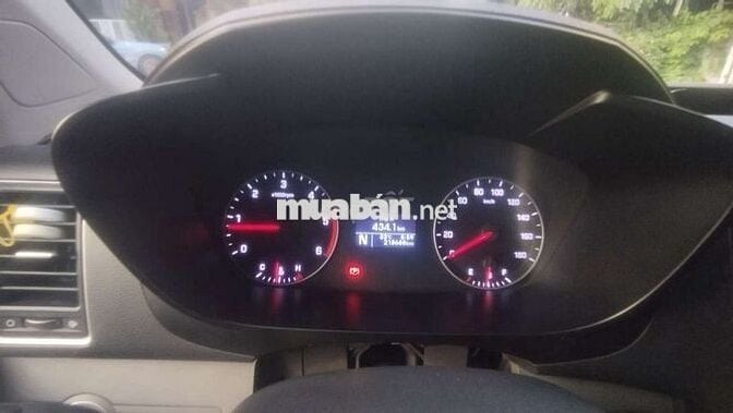 Hyundai Solati 16 chỗ Bạc 218.648 km