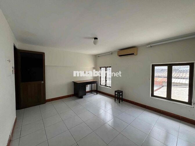 110m2_ 5PN 3WC_ Chung Cư Cũ Q1_ Điện Nước Nhà Nước_Kinh Doanh Tự Do