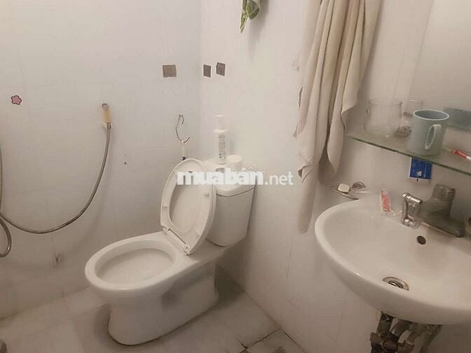 Cho thuê căn 66m2, 2PN, 2VS, tầng 5, hh4c linh đàm, chính chủ. 