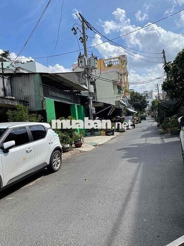 Bán nhà nát 100m2- Phan văn trị ra phạm văn đồng 50m