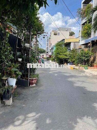 Bán nhà nát 100m2- Phan văn trị ra phạm văn đồng 50m