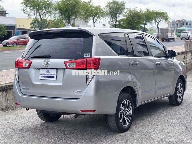 Toyota Innova 2.0E 2021 Số sàn xuất được VAT