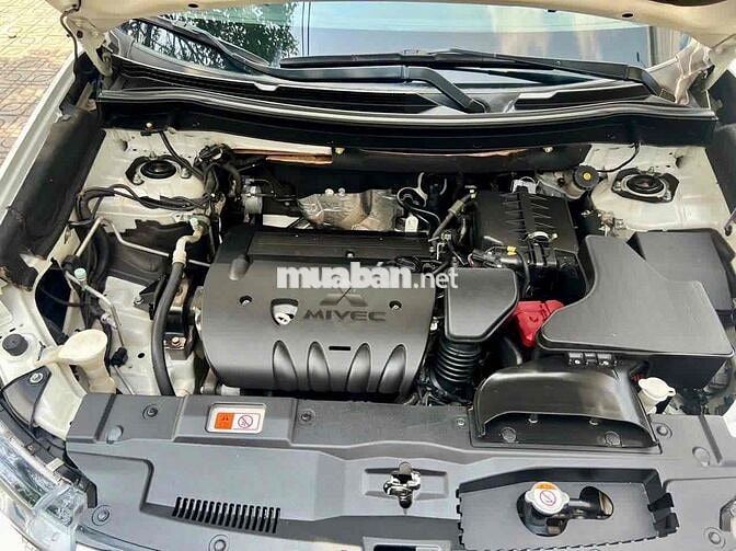 Mitsubishi Outlander 2.0 Premium 2019 Trắng