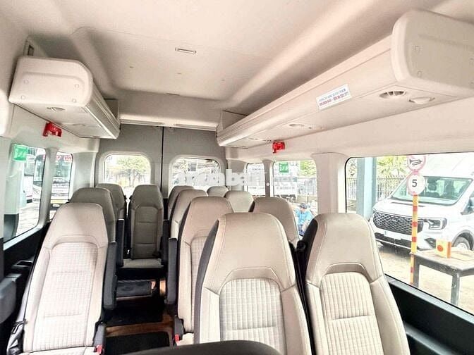 Ford Transit Premium Lướt 2 Vạn Giá 8₫