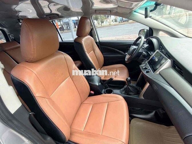 Toyota Innova 2.0E 2021 Số sàn xuất được VAT