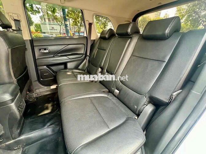 Mitsubishi Outlander 2.0 Premium 2019 Trắng