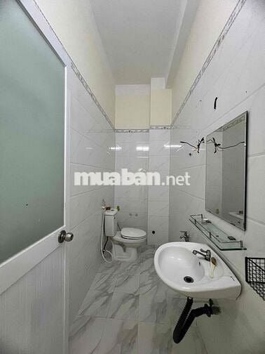 Cho thuê nhà nguyên căn 2Pn 2wc nhà bè