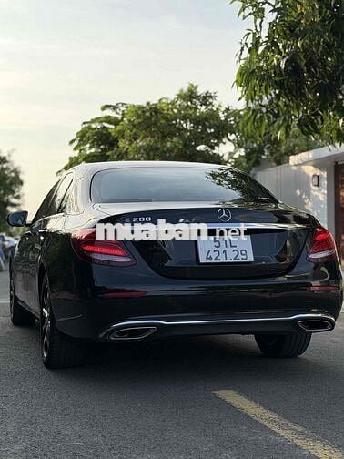 Mercedes-Benz E200 2016 Tự động 9 cấp Đen