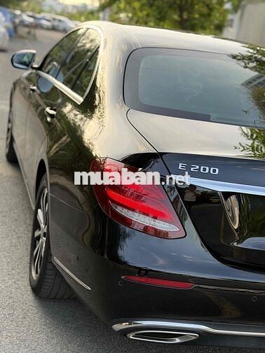 Mercedes-Benz E200 2016 Tự động 9 cấp Đen