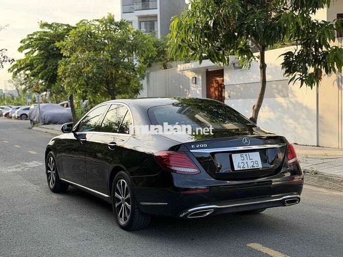 Mercedes-Benz E200 2016 Tự động 9 cấp Đen