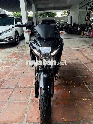 Suzuki GSX S150 Đen Nhập khẩu ODO 50km