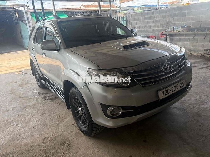 Toyota Fortuner 2016 Dầu Bạc
