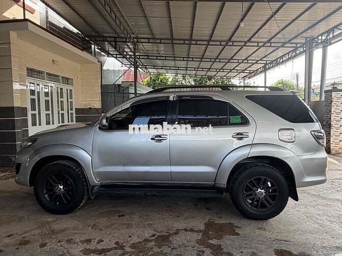 Toyota Fortuner 2016 Dầu Bạc