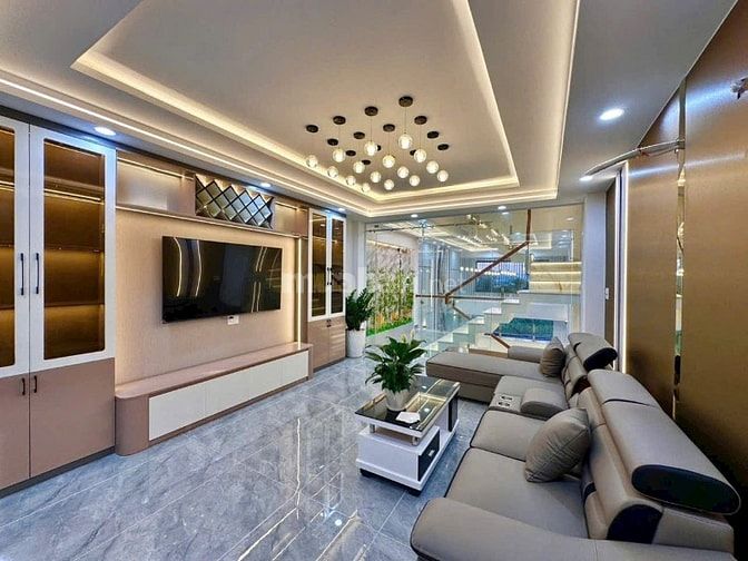 Cho Thuê Nhà MT Đường Nhánh Cách HÀ HUY GIÁP 200m - Có Nội Thất