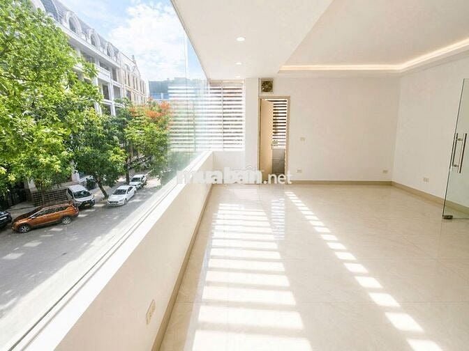 Chính chủ cho thuê MBKD 40m2 3 tầng MT 6,5M mặt ngõ 45 Trần Thái Tông