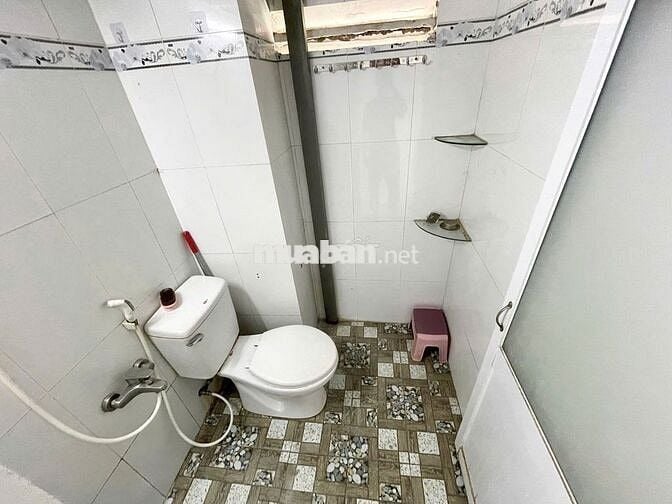 Cách ĐH Ngân hàng 400m, gác cao 1m7 cửa sổ thoáng như hình