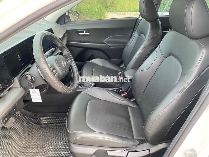Hyundai Accent Trắng 5 chỗ