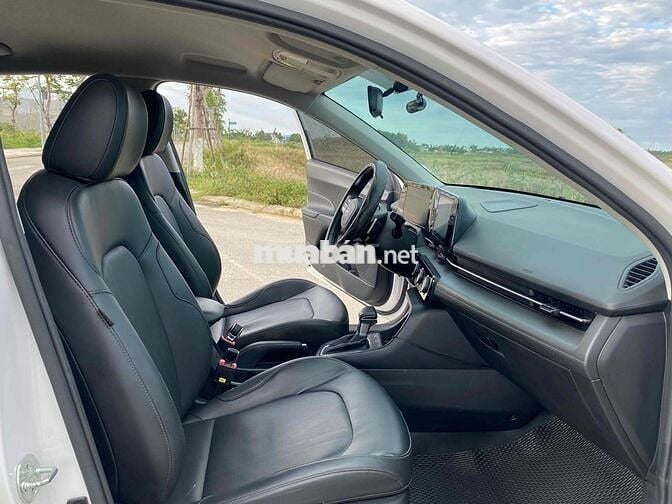 Hyundai Accent Trắng 5 chỗ