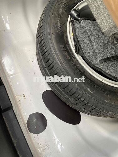 Hyundai Accent Trắng 5 chỗ