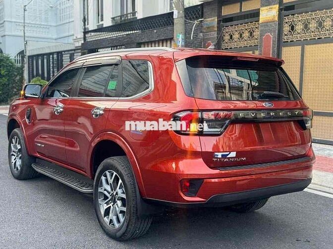 Ford Everest Titan 4x2 2023 Đỏ 30.000 Km