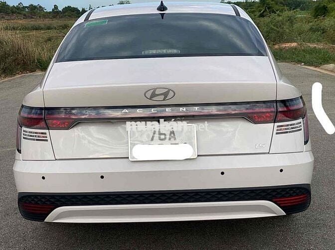 Hyundai Accent Trắng 5 chỗ