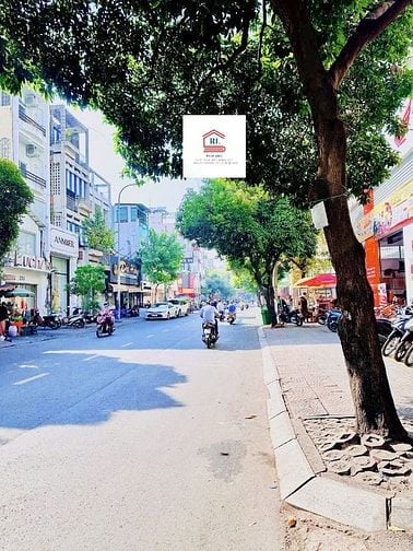 Cho thuê Nhà MT 223-225-227 Nguyễn Trãi, Q.1, DT 12x18m, 1 trệt 2 lầu