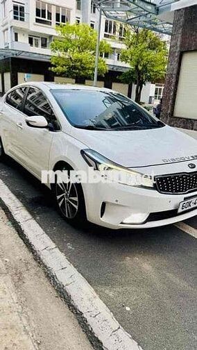 KIA Cerato 2018 2.0 bản full Trắng Tự động