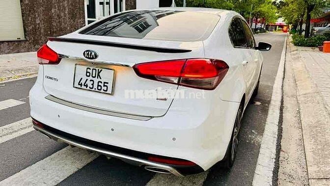 KIA Cerato 2018 2.0 bản full Trắng Tự động