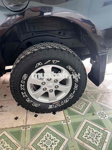 Mitsubishi Triton Đen Sàn Da 5 Chỗ